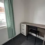 Large House Ideal For Work With Parking And Private Garden