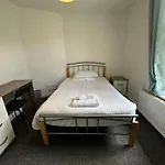 בית נופש Large House Ideal For Work With Parking And Private Garden בריסטול