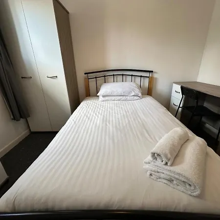 Large House Ideal For Work With Parking And Private Garden * Bristol