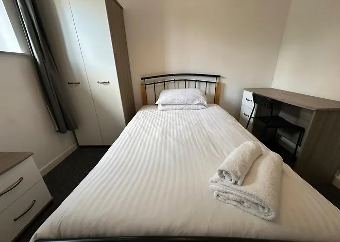 Large House Ideal For Work With Parking And Private Garden * Bristol