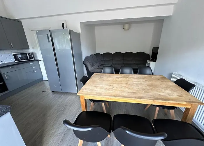 Large House Ideal For Work With Parking And Private Garden * Bristol