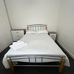 Large House Ideal For Work With Parking And Private Garden