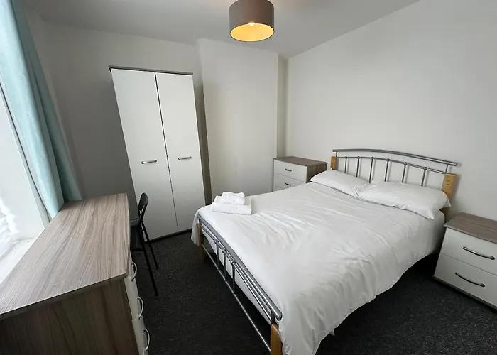 Ferienhaus Large House Ideal For Work With Parking And Private Garden