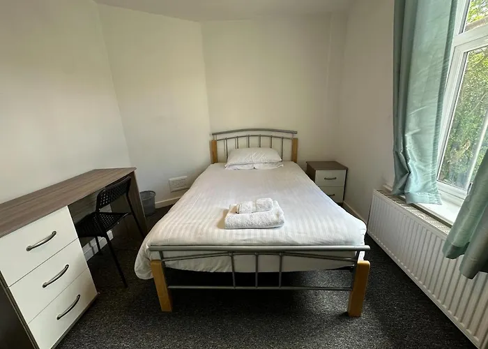 Ferienhaus Large House Ideal For Work With Parking And Private Garden Bristol